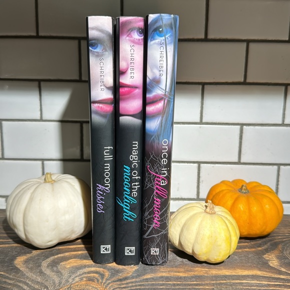The Full Moon book series by Ellen Schreiber 3 pristine books for 1 low price! - Picture 2 of 10